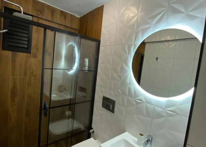 Your New, Comfortable And Cozy In The Center