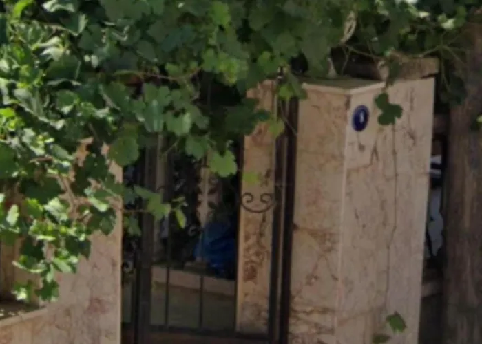 Your New, Comfortable And Cozy In The Center