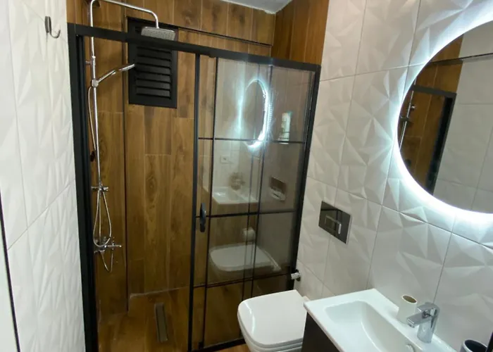 Your New, Comfortable And Cozy In The Center *