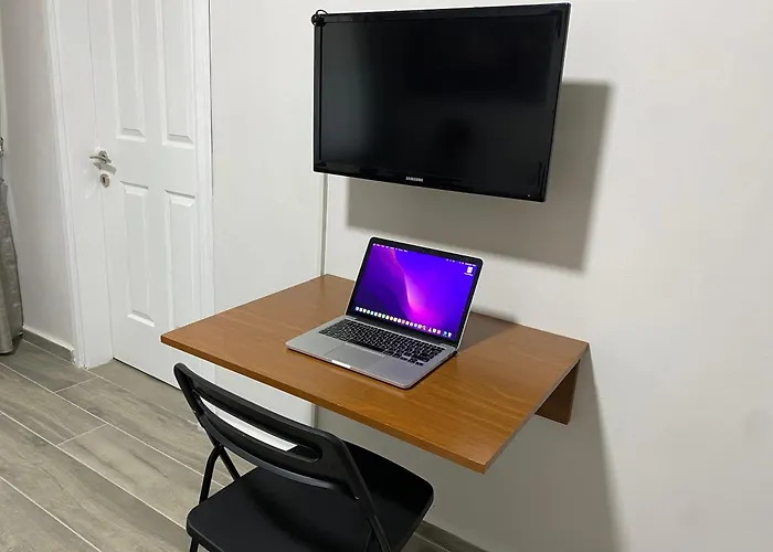 Your New, Comfortable And Cozy In The Center