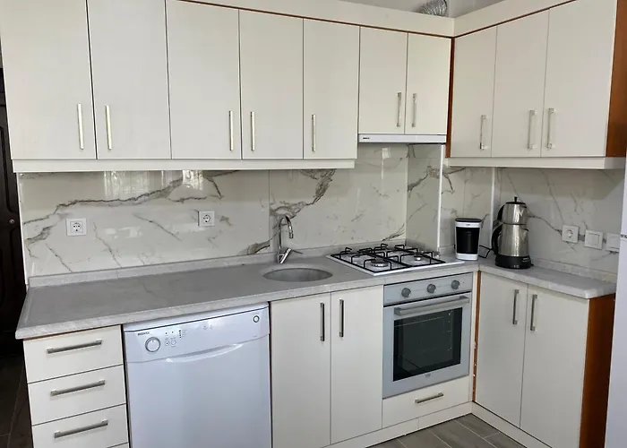 Your New, Comfortable And Cozy In The Center *